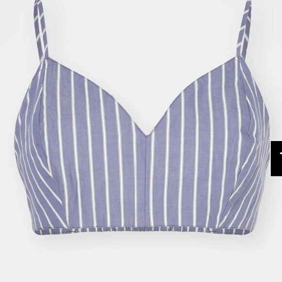 NWT Gap Striped Blue and White Crop Top - Picture 1 of 7